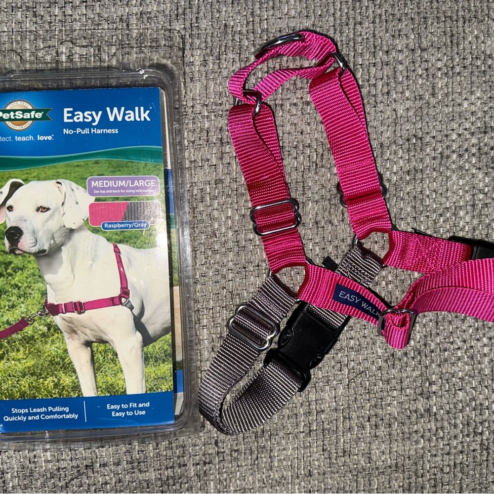 PetSafe Easy Walk Dog Harness - Pink and Gray